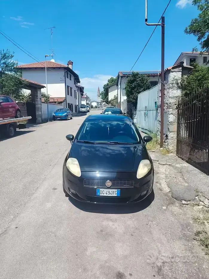 Usata Fiat Grande Punto 90 CV (66 kW) 2007 Nero Utilitaria