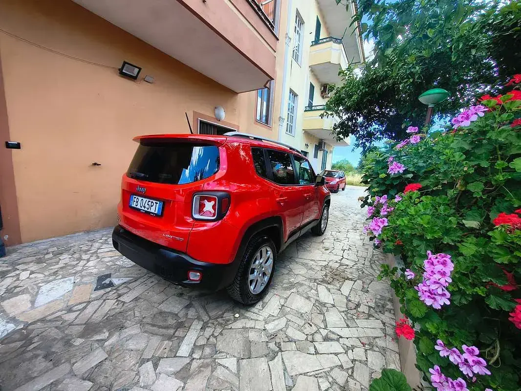 Usata Jeep Renegade Limited 140 CV (102 kW) 2015 Rosso SUV