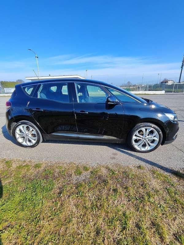 Usata Renault Scénic IV Bose Edition 110 CV (80 kW) 2017 Nero Monovolume