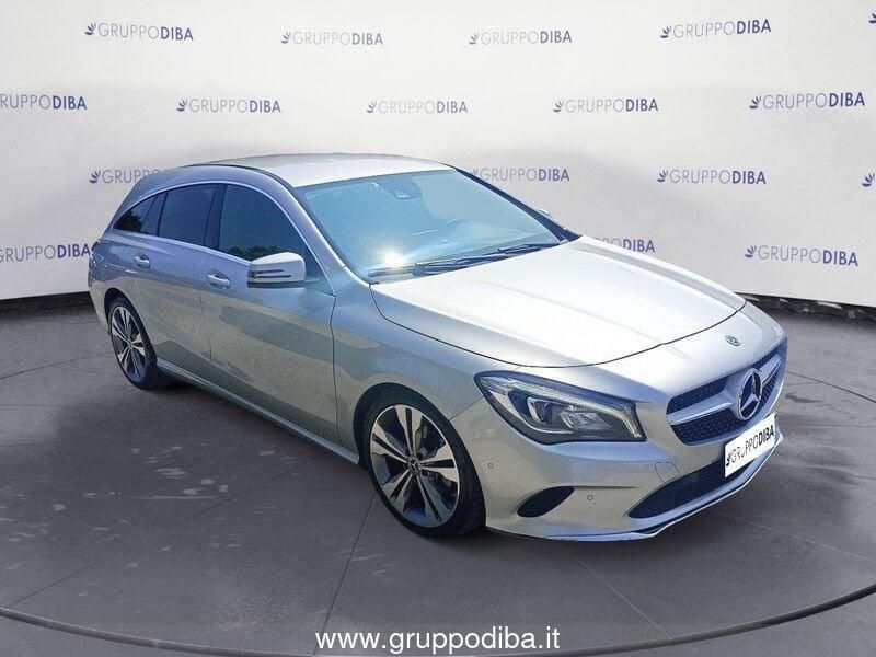 Usata Mercedes CLA200 Premium 135 CV (99 kW) 2019 Grigio Station wagon