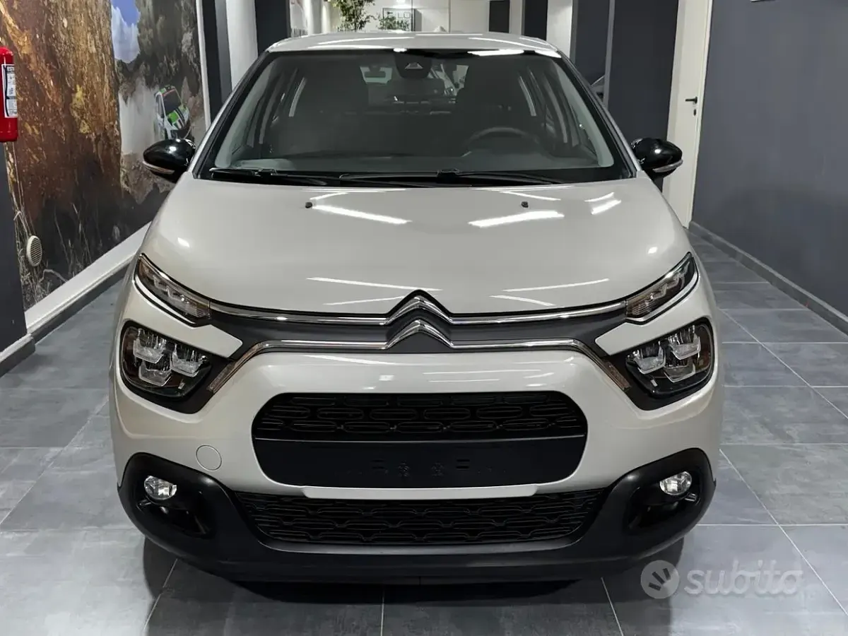 Usata Citroën C3 PureTech 83 CV (61 kW) 2024 Grigio Berlina