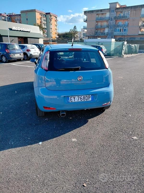Usata Fiat Punto 77 CV (56 kW) 2015 Utilitaria