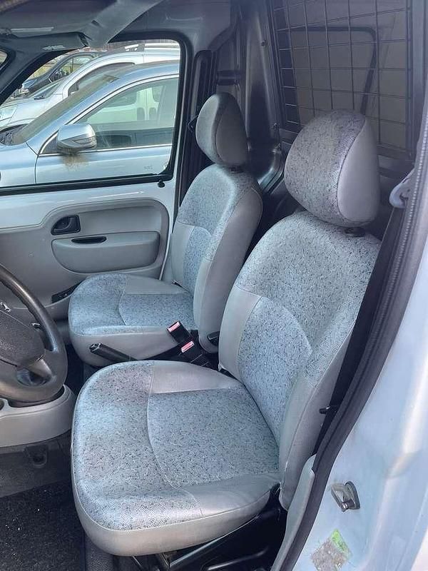 Usata Renault Kangoo 64 CV (47 kW) 2007 Other Monovolume