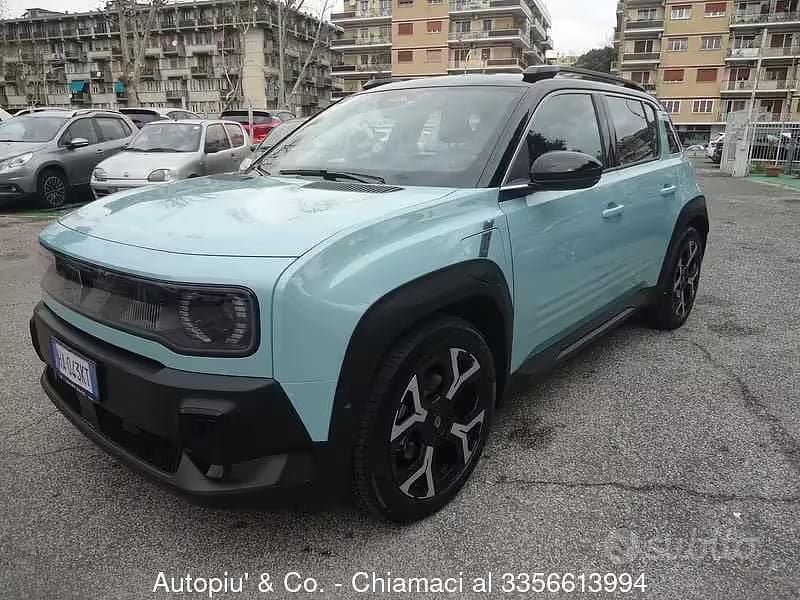 Usata Renault 4 E-Tech Komfort 110 kW (150 CV) 2025 Verde SUV