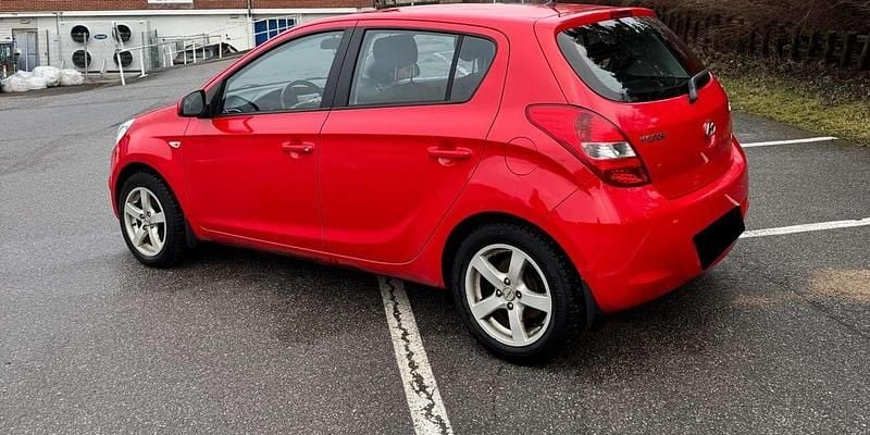 Usata Hyundai i20 Classic 77 CV (56 kW) 2009 Rosso Utilitaria