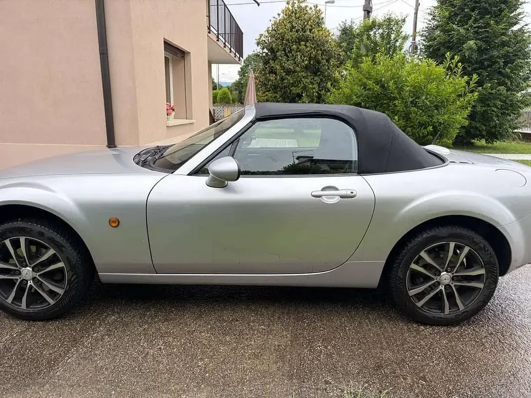 Usata Mazda MX5 High 126 CV (92 kW) 2007 Cabrio