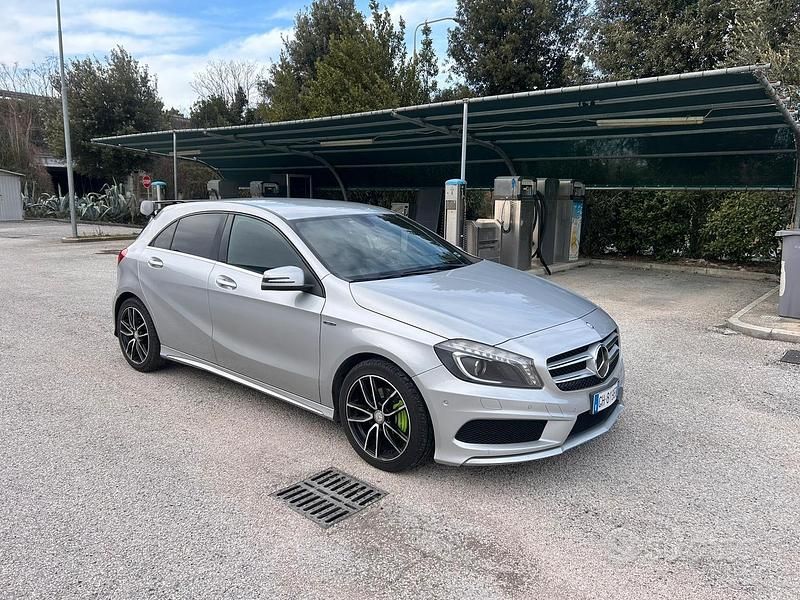 Grigio Usata 2014 Mercedes A160 AMG Due volumi | 15.000 € - Immagine 1/4