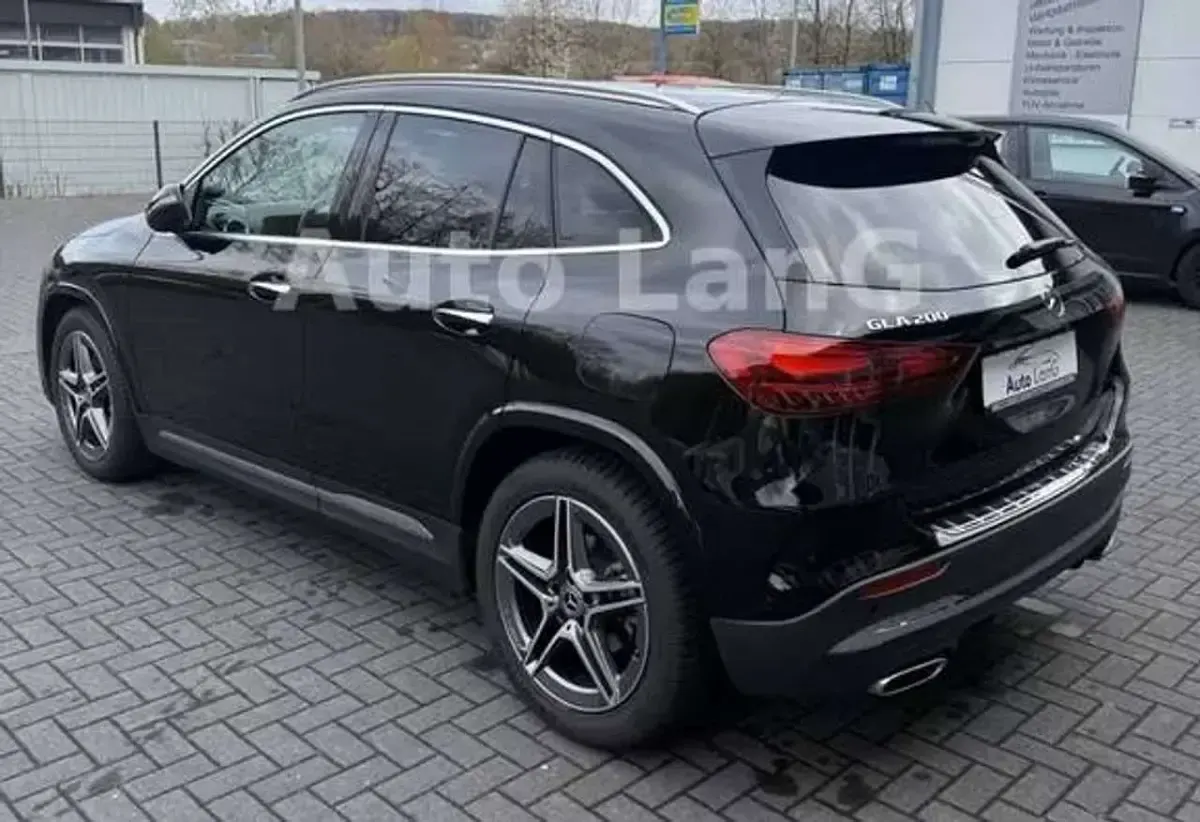 Usata Mercedes GLA200 AMG 163 CV (119 kW) 2024 Nero SUV