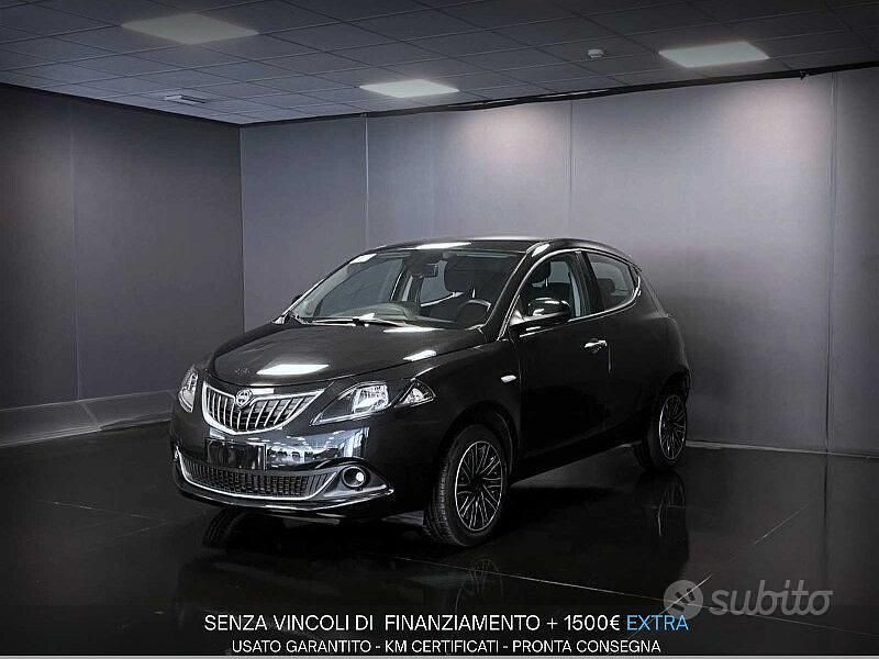 Usata Lancia Ypsilon Gold 69 CV (50 kW) 2022 Nero Utilitaria