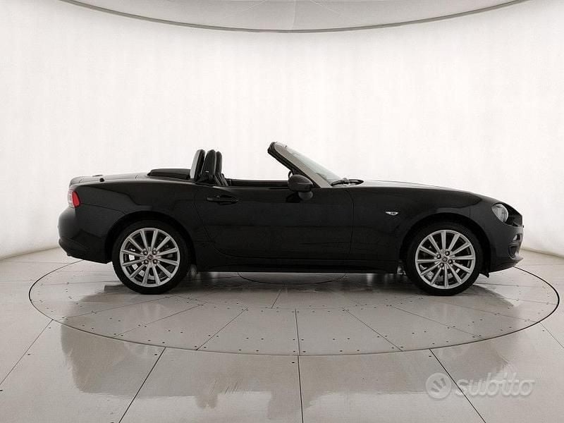 Usata Fiat 124 Spider Lusso 140 CV (102 kW) 2018 Nero Cabrio