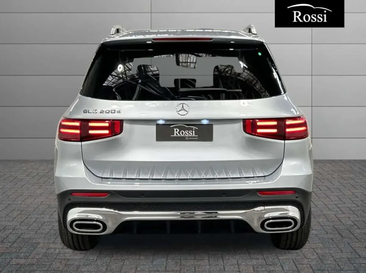 Nuova Mercedes GLB200 150 CV (110 kW) 2026 Argento hightech SUV