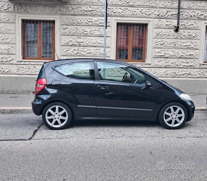 Usata Mercedes A200 95 CV (69 kW) 2008 Nero Utilitaria