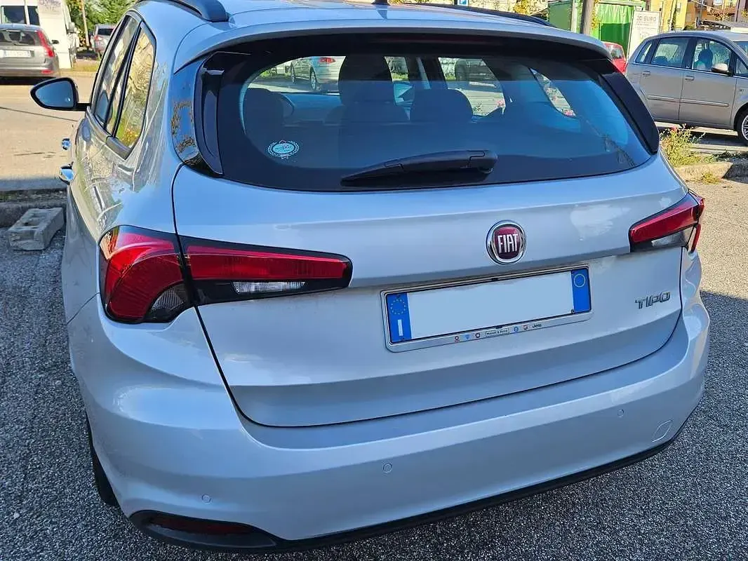 Usata Fiat Tipo Easy 95 CV (69 kW) 2017 Argento Station wagon
