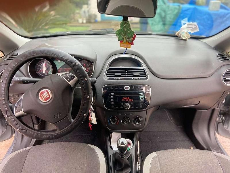 Usata Fiat Punto Easy 69 CV (50 kW) 2013 Argento Utilitaria