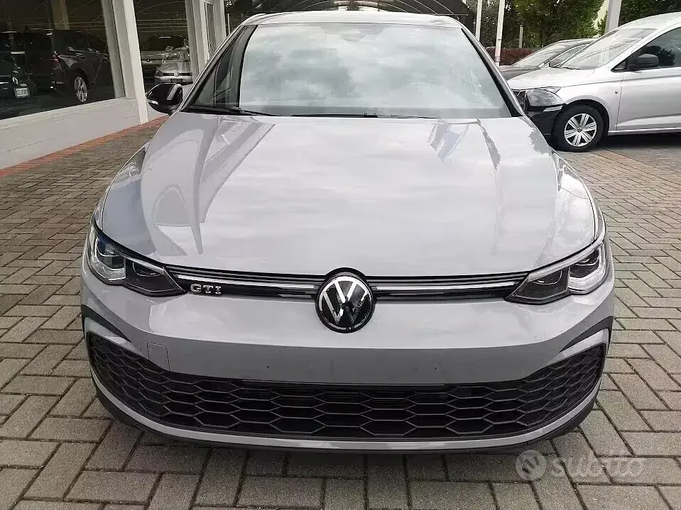 Usata VW Golf VIII GTI 245 CV (180 kW) 2024 Grigio Berlina