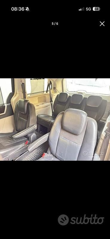Usata Chrysler Grand Voyager 163 CV (119 kW) 2010 Nero Monovolume