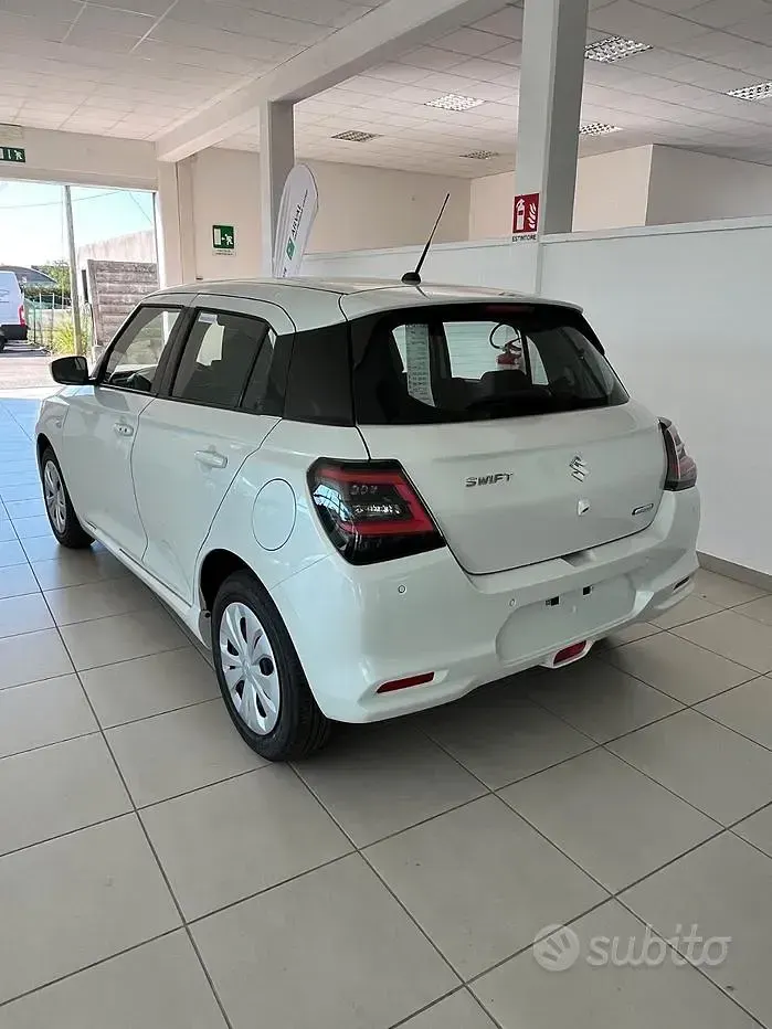 Nuova Suzuki Swift 83 CV (61 kW) 2026 Bianco Utilitaria