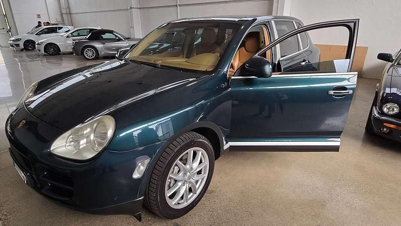 Verde Usata 2003 Porsche Cayenne SUV | 10.000 € - Immagine 1/4