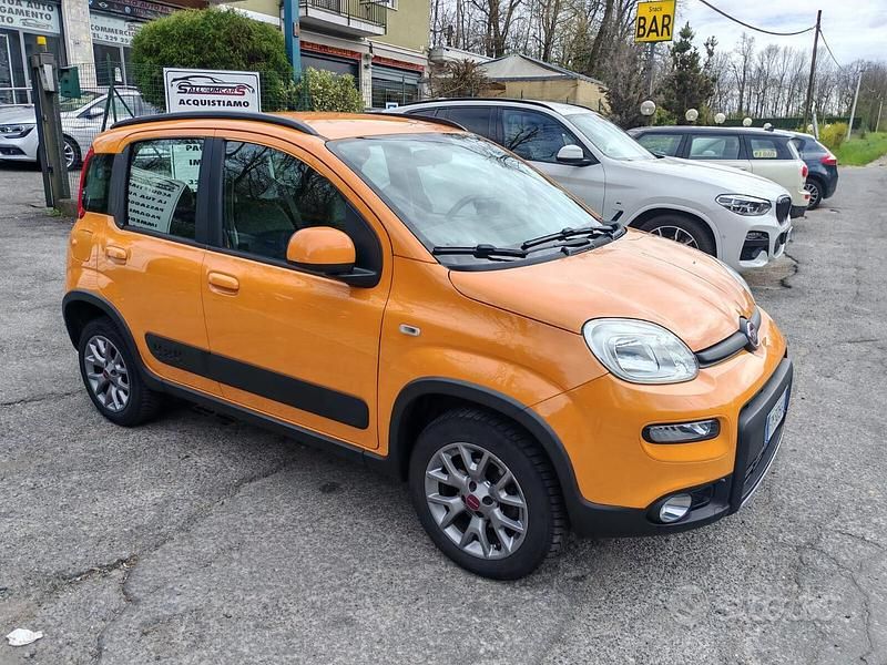 Usata Fiat Panda 4x4 S 86 CV (63 kW) 2017 Arancione Utilitaria