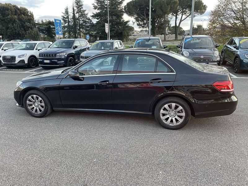 Nero Usata 2015 Mercedes E200 Executive Tre volumi | 13.500 € (Super prezzo) - Immagine 1/4