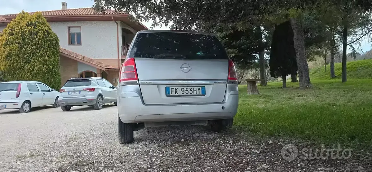 Usata Opel Zafira 101 CV (74 kW) 2010 Monovolume