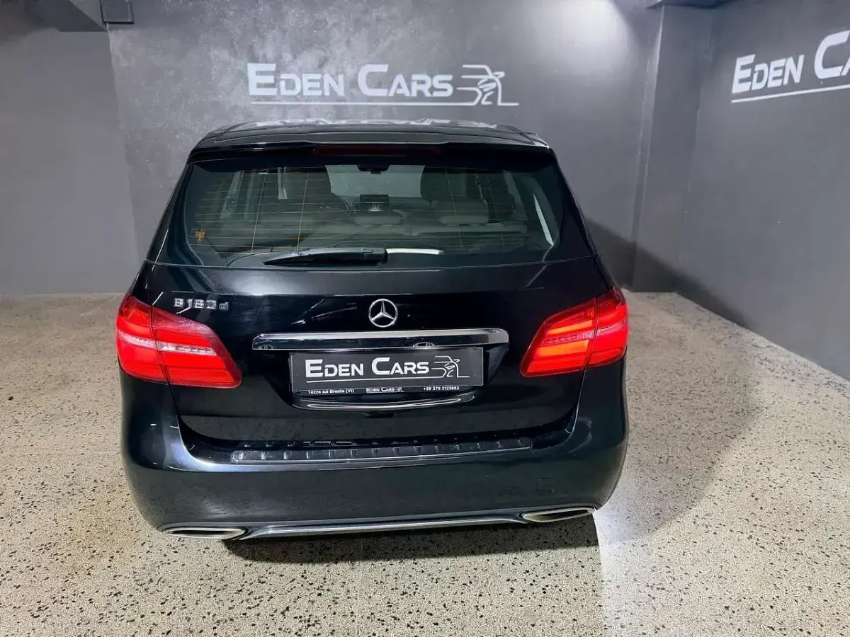 Usata Mercedes B180 Premium 109 CV (80 kW) 2016 Nero Utilitaria