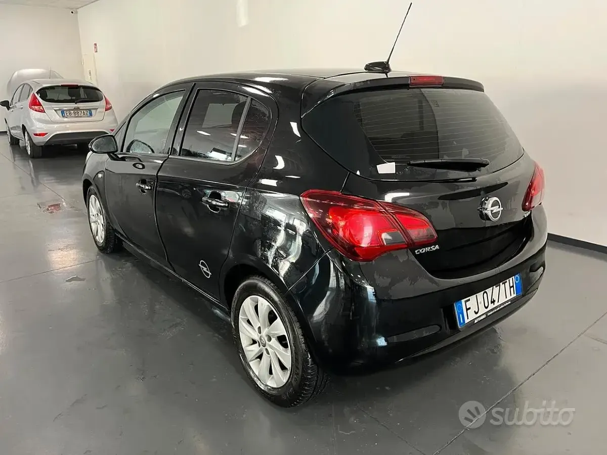 Usata Opel Corsa 75 CV (55 kW) 2017 Nero Utilitaria