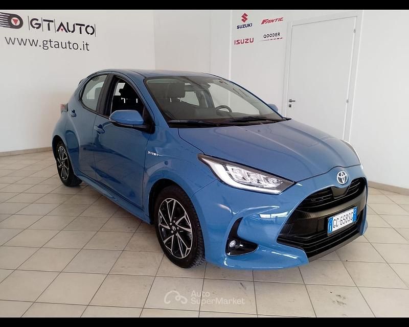 Usata Toyota Yaris Hybrid Active 92 CV (67 kW) 2020 Azzurro Berlina