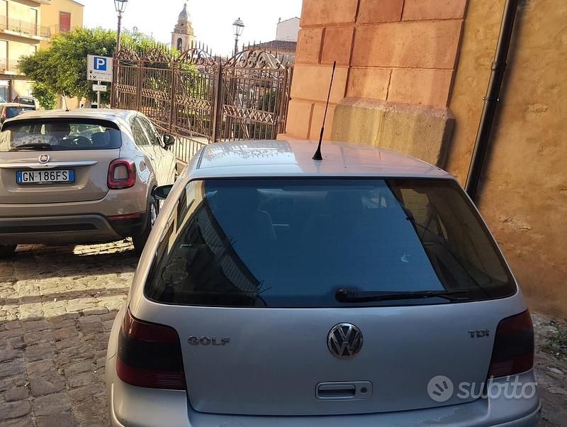 Usata VW Golf IV 110 CV (80 kW) 2000 Grigio Berlina
