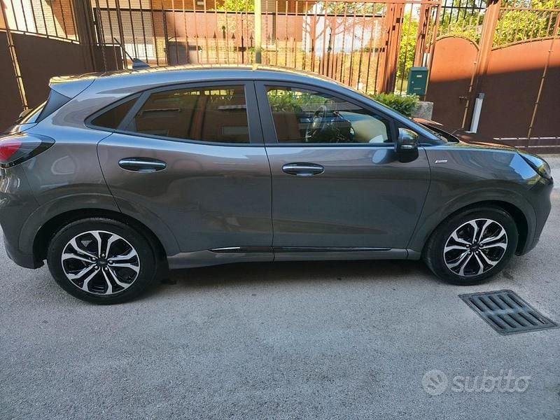 Grigio Usata 2023 Ford Puma ST-Line Station wagon | 17.000 € (Buon prezzo) - Immagine 1/4