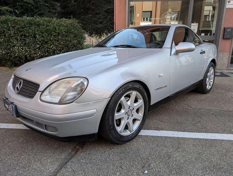Usata Mercedes SLK200 192 CV (141 kW) 1998 Argento Cabrio