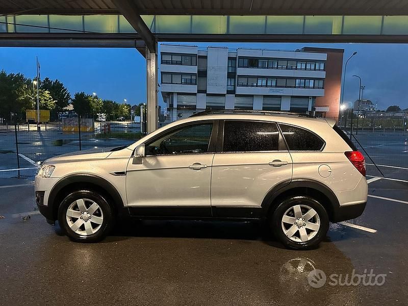 Usata Chevrolet Captiva 163 CV (119 kW) 2013 Grigio SUV