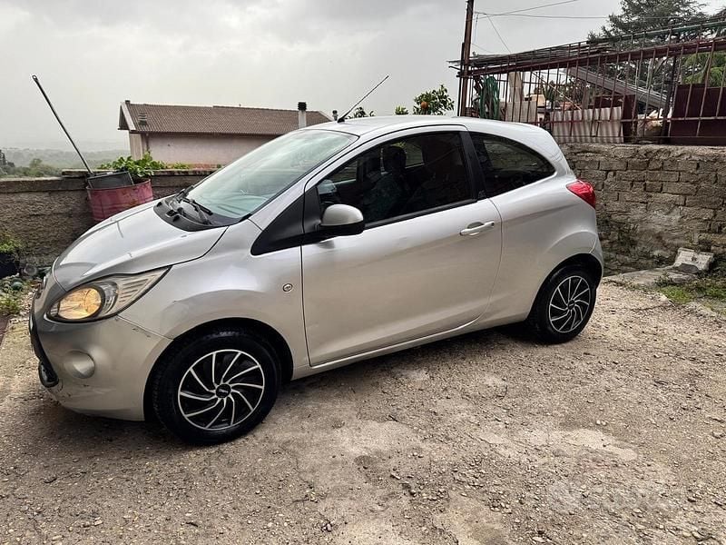Usata Ford Ka 75 CV (55 kW) 2012 Grigio Utilitaria