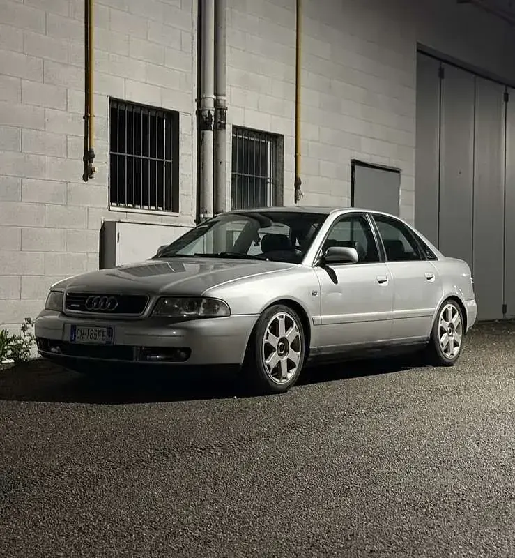 Usata Audi A4 179 CV (131 kW) 2000 Berlina
