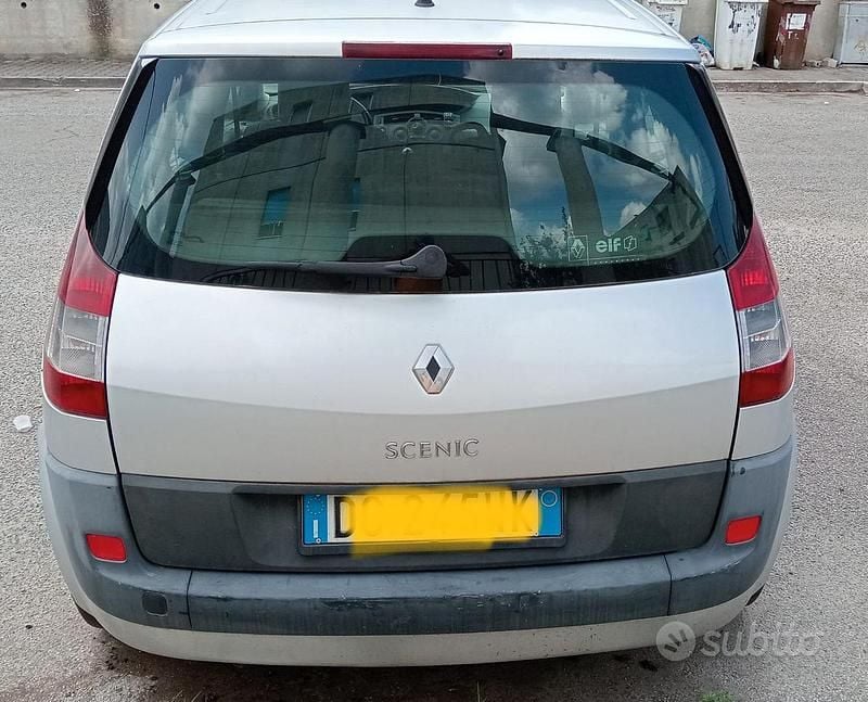 Usata Renault Scénic II 100 CV (73 kW) 2004 Grigio Monovolume