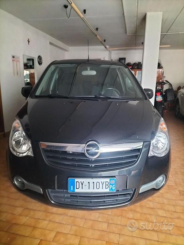 Usata Opel Agila 86 CV (63 kW) 2009 Nero Utilitaria