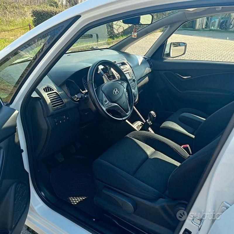 Usata Hyundai ix20 90 CV (66 kW) 2014 Bianco Utilitaria