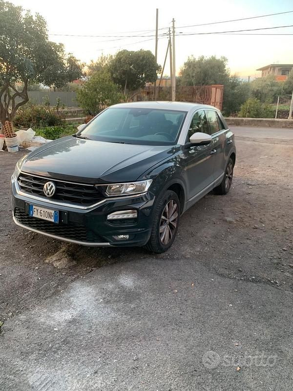 Usata VW T-Roc Style 116 CV (85 kW) 2019 Grigio SUV