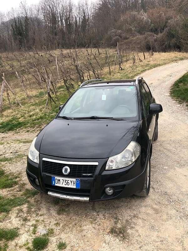 Usata Fiat Sedici Dynamic 120 CV (88 kW) 2008 SUV