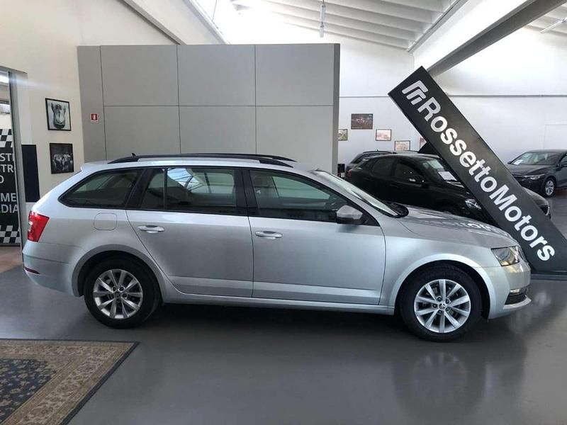 Usata Skoda Octavia Executive 116 CV (85 kW) 2019 Argento Station wagon