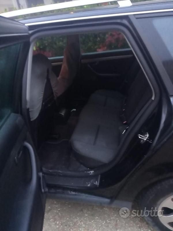 Usata Audi A4 130 CV (95 kW) 2002 Nero Station wagon