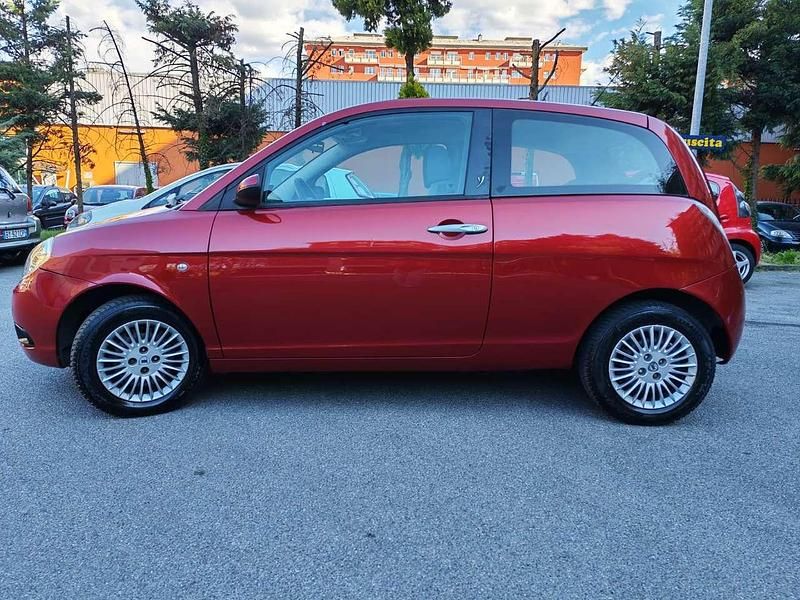 Usata Lancia Ypsilon 60 CV (44 kW) 2007 Oro Utilitaria