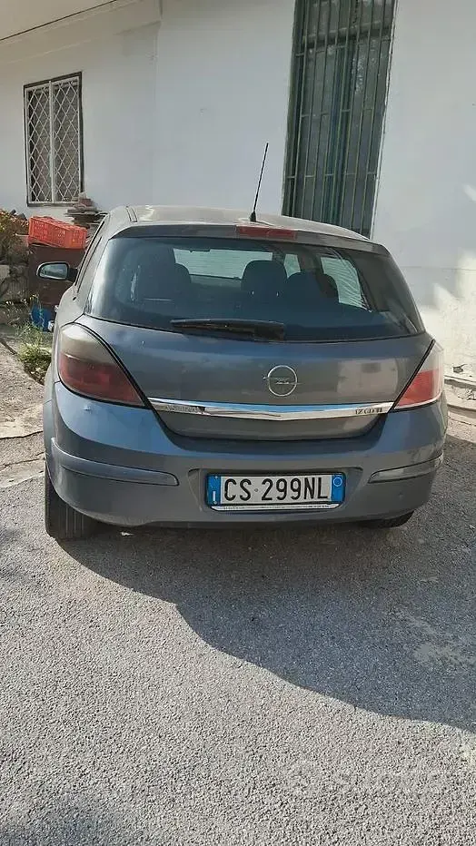 Usata Opel Astra 101 CV (74 kW) 2005 Berlina