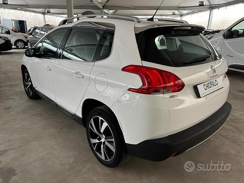 Gebraucht Peugeot 2008 S 92 PS (67 kW) 2016 Weiß SUV