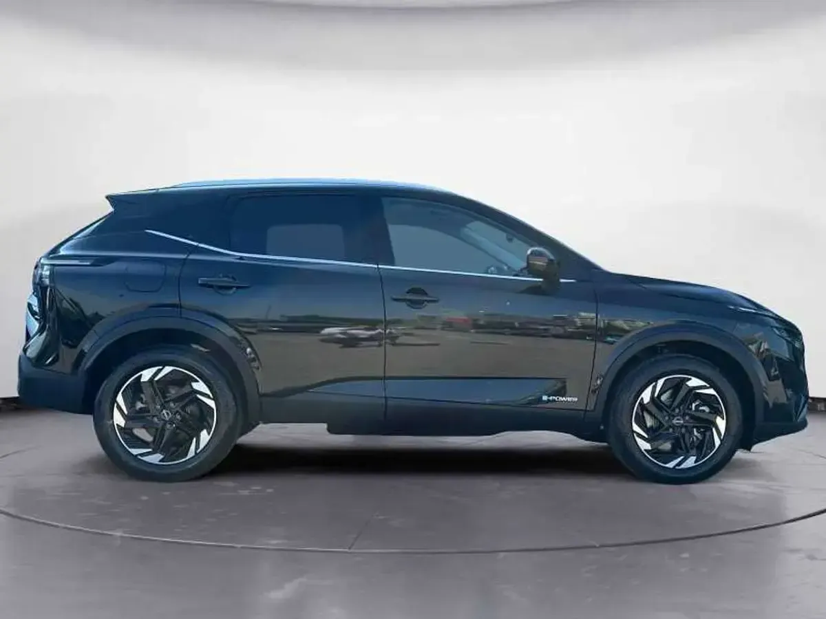 Usata Nissan Qashqai N-Connecta 158 CV (116 kW) 2025 Pearl black SUV
