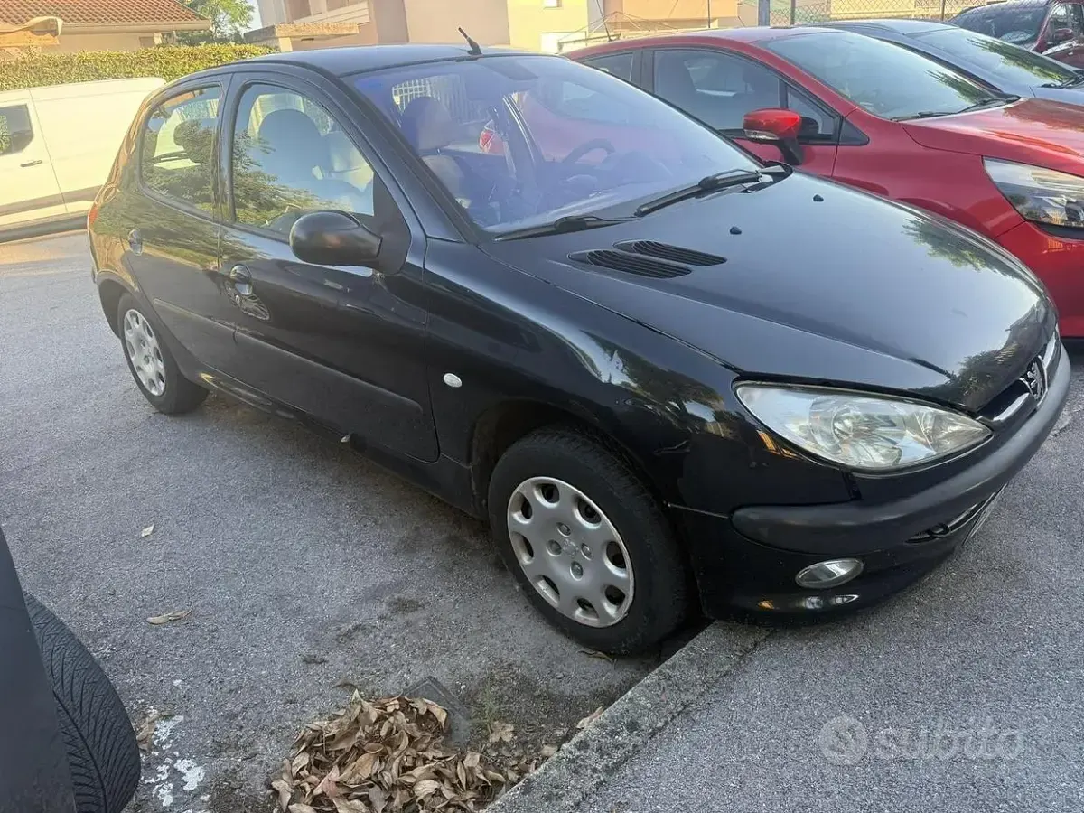 Usata Peugeot 206 68 CV (50 kW) 2004 Nero Berlina