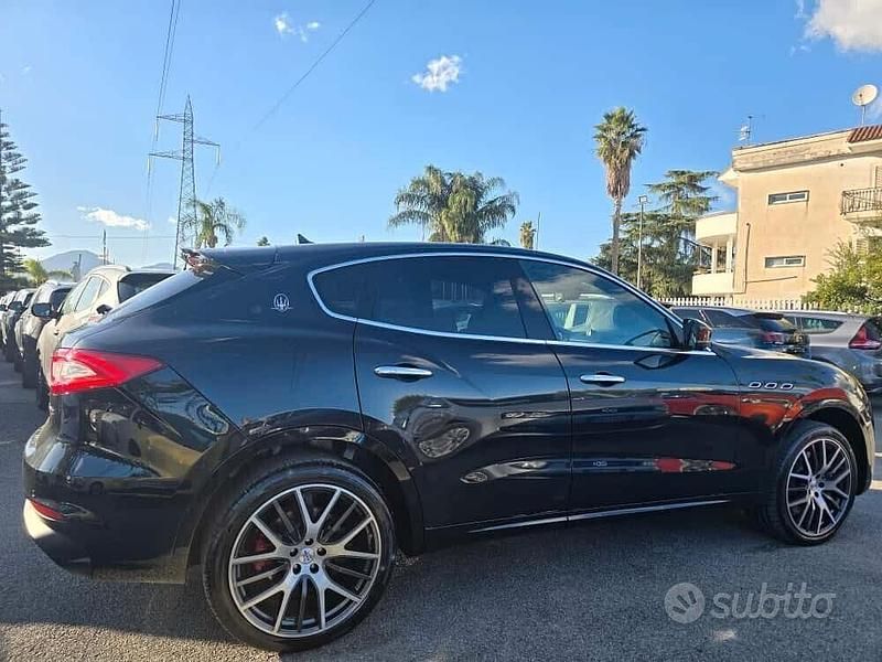 Usata Maserati Levante 250 CV (183 kW) 2019 Nero SUV