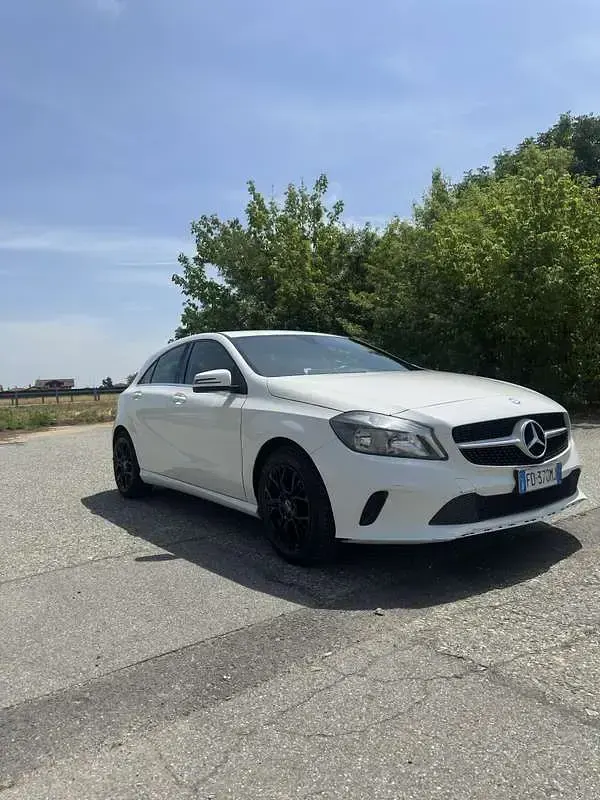 Usata Mercedes A180 109 CV (80 kW) 2016 Utilitaria