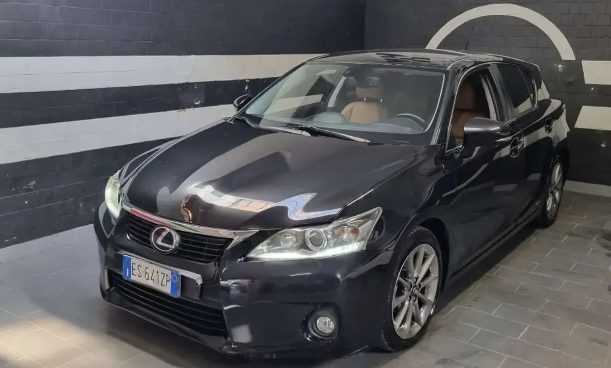 Usata Lexus CT200h Executive Line 99 CV (72 kW) 2013 Nero Berlina