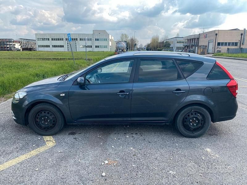 Usata Kia Ceed Sportswagon 115 CV (84 kW) 2012 Grigio Station wagon